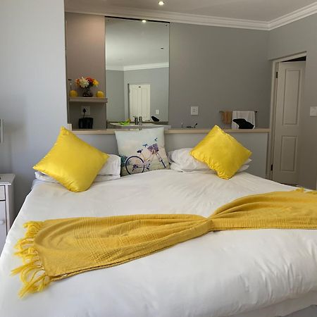 Oceansnest Guest House Блубергстранд Екстериор снимка