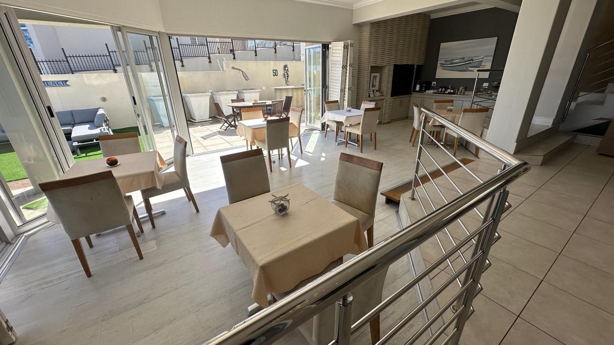 Oceansnest Guest House Блубергстранд Екстериор снимка