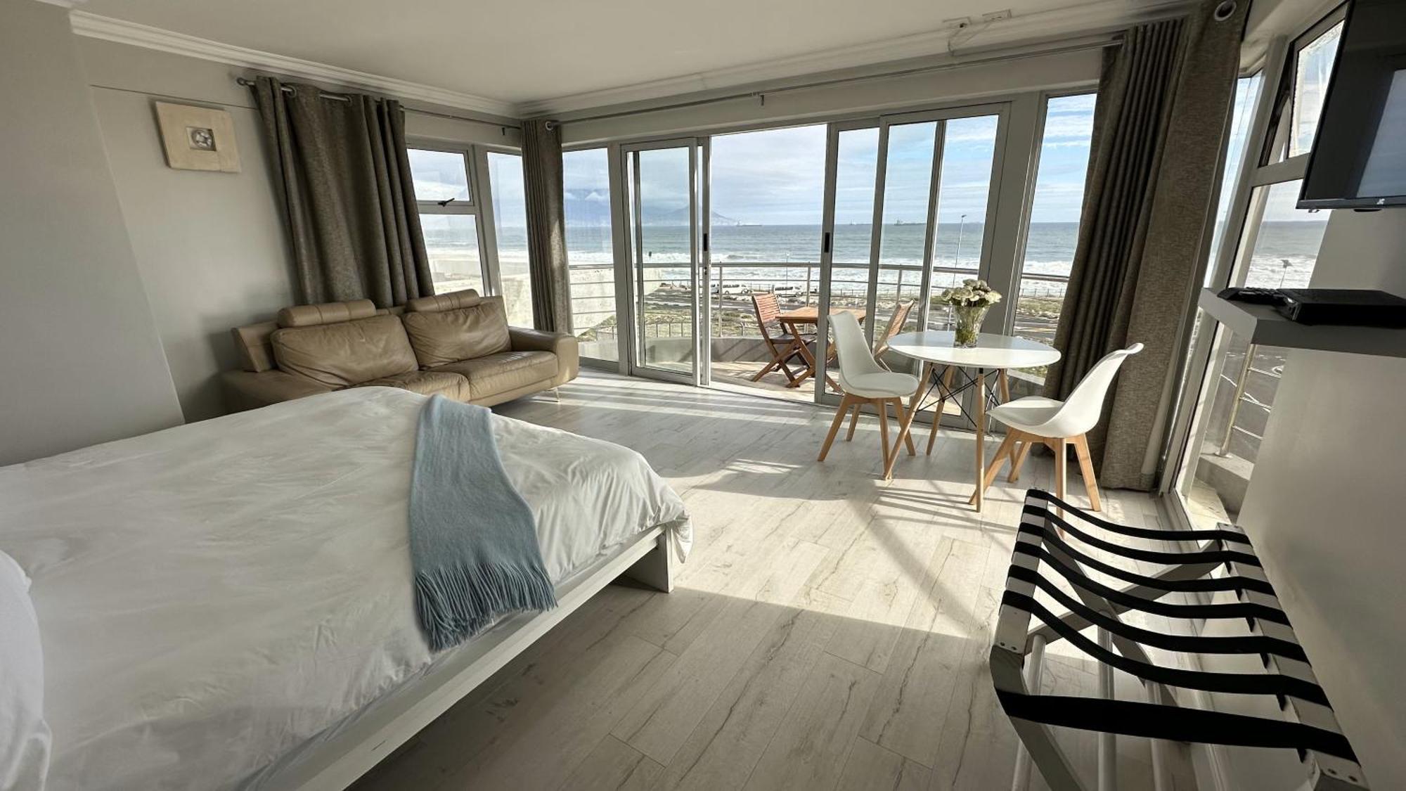 Oceansnest Guest House Блубергстранд Екстериор снимка