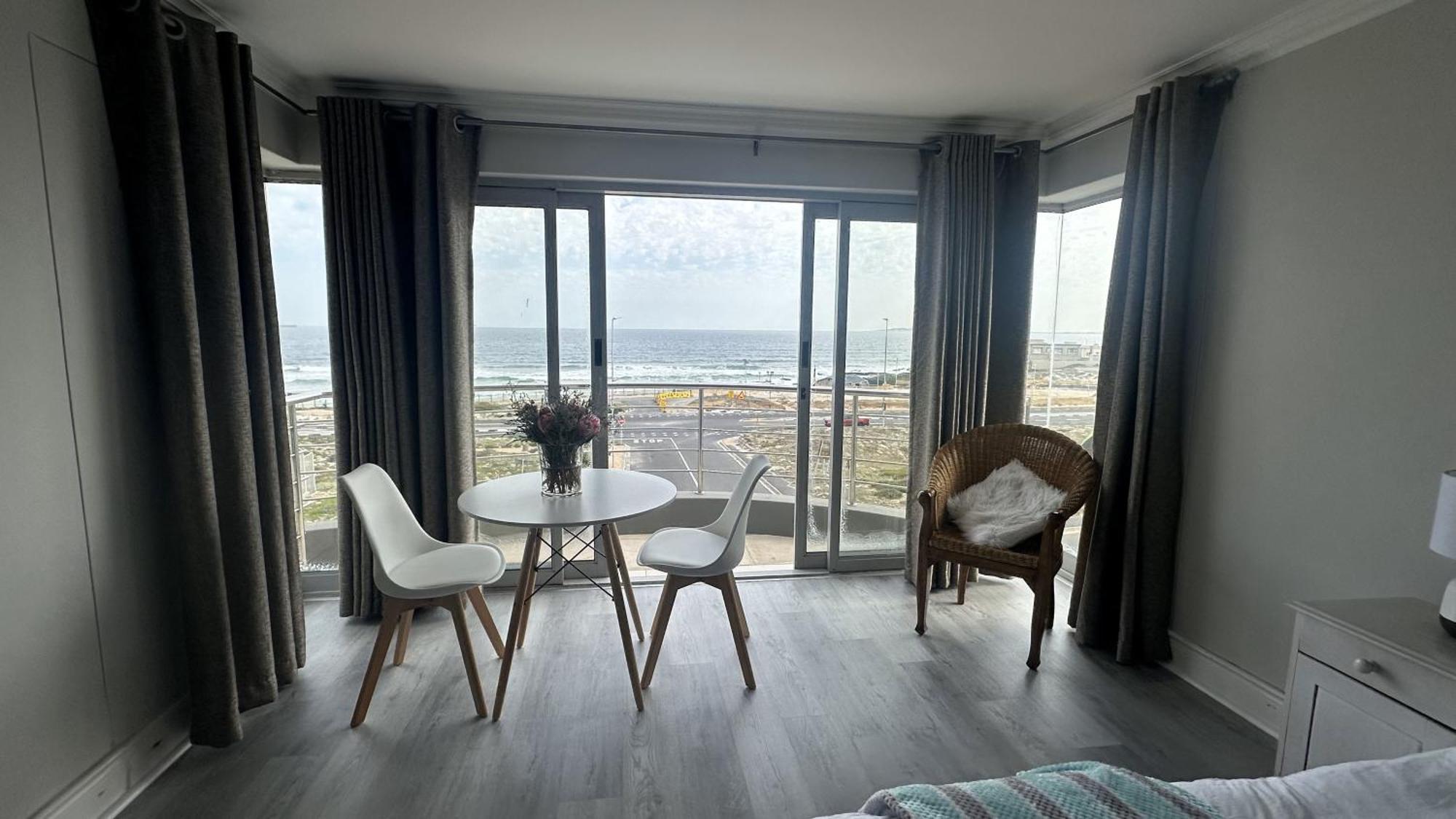 Oceansnest Guest House Блубергстранд Екстериор снимка