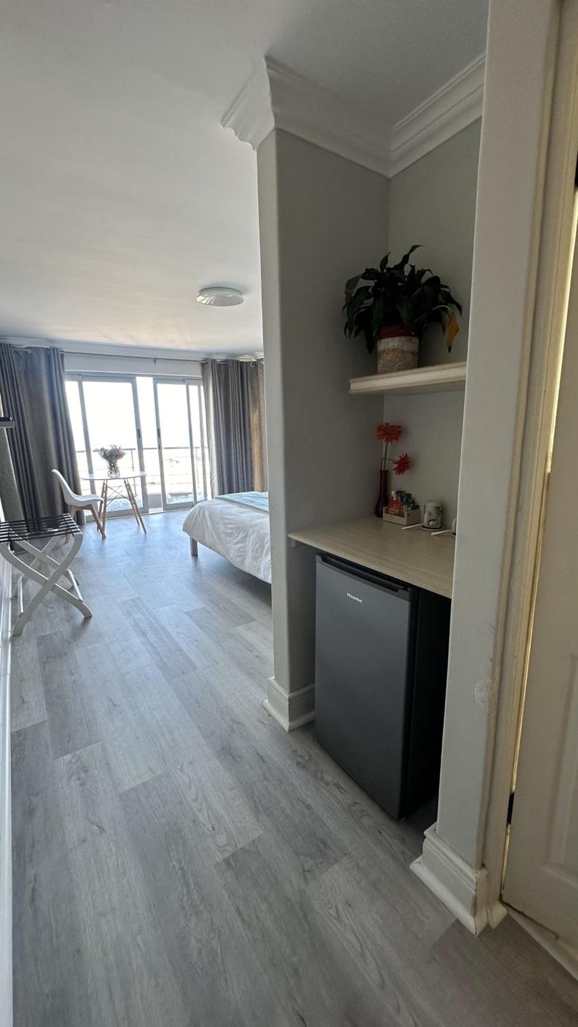 Oceansnest Guest House Блубергстранд Екстериор снимка
