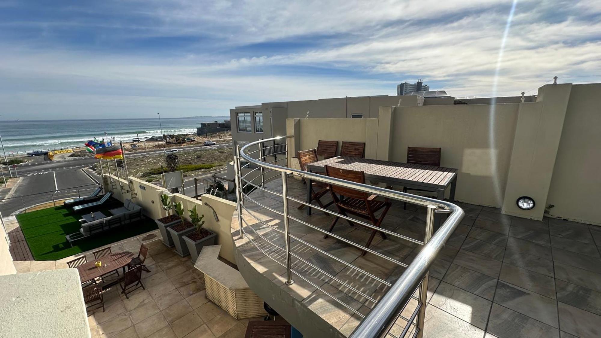 Oceansnest Guest House Блубергстранд Екстериор снимка